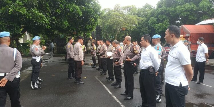 Tegakkan Disiplin Anggota, Propam Polres Gianyar Laksanakan Gaktibplin di Polsek Sukawati