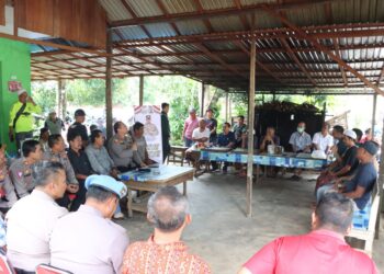 Gelar Jum’at Curhat, Kapolres Tanah Laut Mendengar Langsung Kritik dan Saran Warga