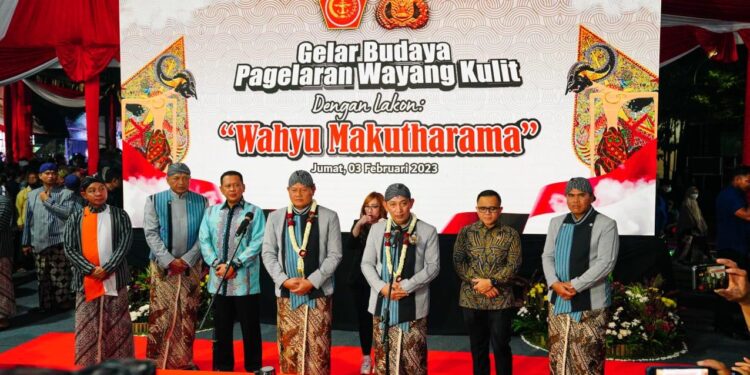 Gelar Wayang Kulit, Kapolri: Perkuat Sinergitas TNI-Polri dan Semakin Dekat dengan Masyarakat