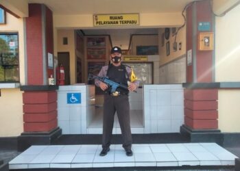 Hari Libur, Anggota Jaga Polsek Kubu Perketat Pengamanan Markas Waspada Aksi Kejahatan