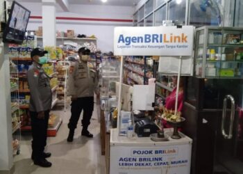 Anggota Jaga Polsek Sidemen Lakukan Giat Patroli Jaga Keamanan Wilayah Pada Malam Hari di Pimpin Pawas