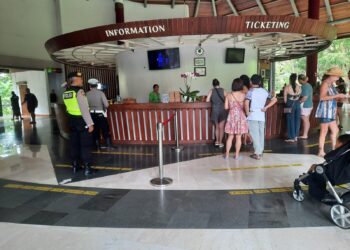 Polsek Ubud Gelar Patroli Dialogis di Objek Wisata Monkey Forest