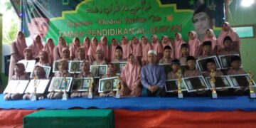 Puluhan Santri TPQ Darussalam Desa Rejoagung Menggelar Tasyakuran Khotmil Qur’an ke – 16