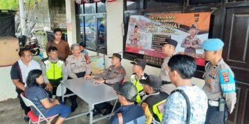 Kapolsek Sukawati Bertatap Muka Dengan Masyarakat Melalui Program “Jumat Curhat”