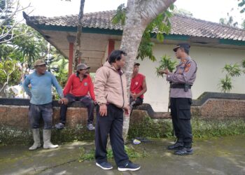 Kanit Binmas Sambangi Warga Sampaikan Pesan Kamtibmas