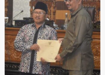 Eksekutif Sampaikan Tanggapan PU Fraksi DPRD Atas Diajukannya Raperda JDIH dan Raperda Pencabutan Dua Perda