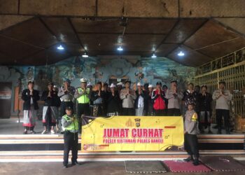 Dengarkan Aspirasi Masyarakat, Polsek Kintamani Melaksanakan Jumat Curhat di Desa Batur Selatan