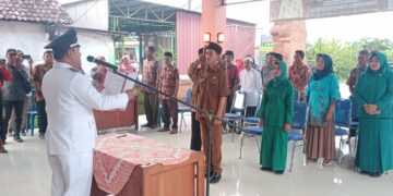 Pengambilan Sumpah dan Pelantikan Perangkat Desa Brangkal di Hadiri Forkopimka Balongpanggang