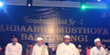 Ribuan Orang Bersholawat dalam Rangka Tasyakur Milad ke 2 Ahbaabul Musthofa Banyuwangi