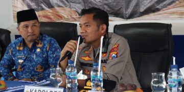 Gelar Jum’at Curhat di Tambelangan, AKBP Siswantoro : Polres Sampang Mulai Laksanakan Operasi Pekat Semeru 2023
