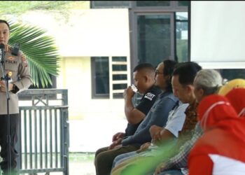 Gebyar Vaksinasi dan Jum’at Curhat, Momen Kapolrestabes Surabaya Mengenal Lebih Dekat Warga Surabaya