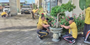 Ciptakan Lingkungan Bersih dan Sehat, Personil Polsek Bangli Laksanakan Kurve