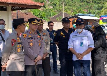 Wakapolda Bali Tinjau Kesiapan Pengamanan Pelabuhan Padangbai Dalam Rangka Operasi Ketupat Agung 2023