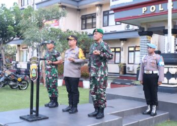 Kapolres Gianyar Pimpin Apel Kesiapan Kegiatan Patroli Gabungan Dalam Rangka Pengamanan Malam Takbiran