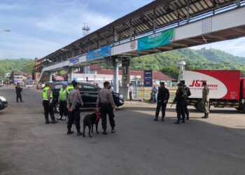 Ops Ketupat Agung 2023 Polda Bali Terjunkan Anjing Pelacak, Atensi Pelabuhan Padangbai