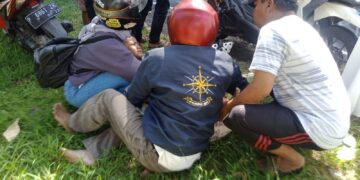 Senggolan dengan Pemotor Bawa Grobak Ikan, Seorang Warga Pesanggaran dan Anaknya Luka – luka