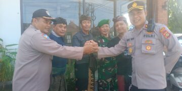Jum’at Curhat Polsek Blahbatuh, Eratkan Sinergitas TNI-Polri Dengan Masyarakat