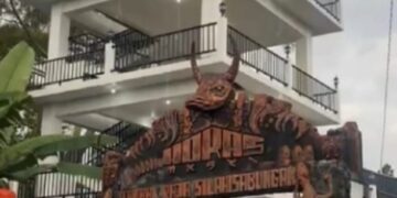 Menara Dan Sopo Partungkoan Raja Silalahisabungan Diresmikan