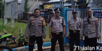 Giat Patroli Sambang Ke Security PLN, Kapolsek Tambaksari Berikan Edukasi Tentang Kenakalan Remaja dan Himbauan C3