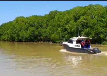 Sat Polairud Polres Sampang Laksanakan SAR Laut Cari Nelayan Hilang di Perairan Sreseh