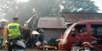 Polsek Abang Pengaturan Lalu Lintas, Cegah Kemacetan