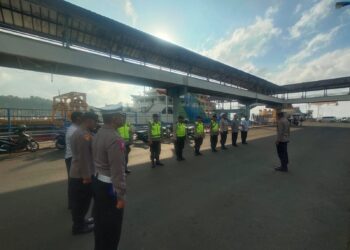 Apel Pagi Personil yang Tersprin KRYD di Pelabuhan Padangbai di Pimpin Kapolsek Padangbai