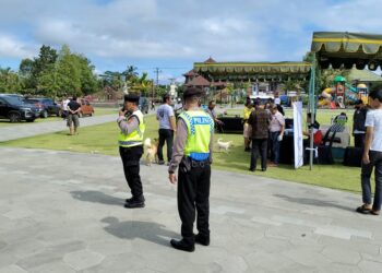 Tingkatkan Patroli Dialogis, Pawas Bersama Anggota Sambangi Alun-alun Bangli