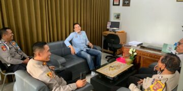 Silaturahmi Kapolsek Bebandem dengan Ketua LPD Desa Adat Umanyar