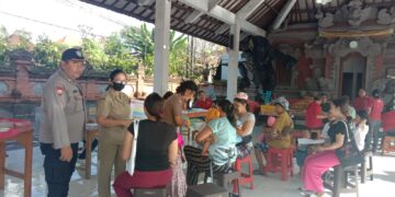 Mencegah Stunting, Polsek Blahbatuh Amankan Kegiatan Posyandu
