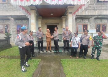 Jalin Silaturahmi Kapolsek Gianyar Sambangi Perbekel Petak Kaja