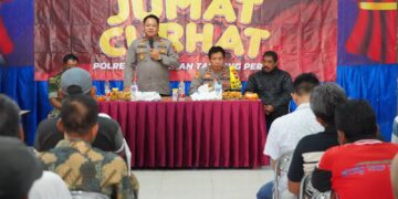 Wakapolres Tanjung Perak Berinteraksi Dengan Masyarakat Melalui Jum’at Curhat