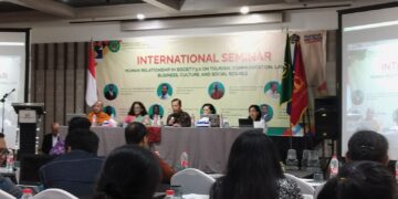 Seminar Internasional—FDD UHN IGB Sugriwa Denpasar Bahas Era Society 5.0