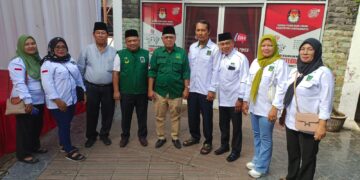 Ketua PBB Labuhanbatu Bersama Sekretarisnya Mendaftarkan Diri ke KPU Labuhanbatu
