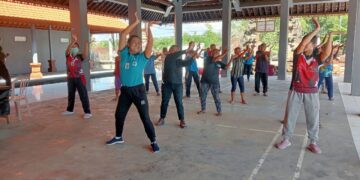 Bhabinkamtibmas Desa Kayubihi Pantau Kegiatan Posyandu Lansia