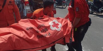 Diduga Serangan Jantung, Seorang Sopir Ditemukan Tewas di Benowo, Sempat Tabrak 2 Motor..!