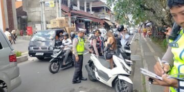 Hari Ketiga, Personel Gabungan TNI – Polri dan Dinas Perhubungan Kembali Gelar Oprasi Penertiban Parkir