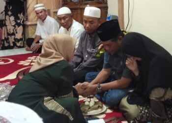 Wabub Labuhanbatu Beri Kejutan kepada Ketua PKB Umar Lubis Jelang Keberangkatan ke Tanah Suci
