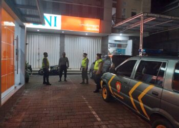 Patroli Dimalam Minggu, Satuan Samapta Polres Karangasem Berikan Pesan Kamtibmas