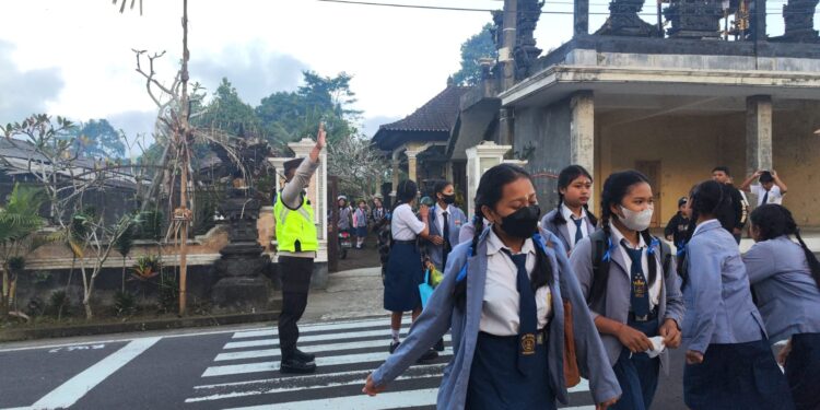 Pos Pagi Pengamanan dan Pengaturan Lalu Lintas Atensi Anak Sekolah