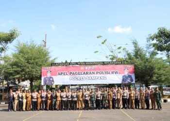 Ciptakan Kabupaten Sampang Aman Kondusif Jelang Pemilu 2024, AKBP Siswantoro Bentuk 123 Polisi RW
