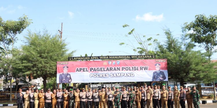 Ciptakan Kabupaten Sampang Aman Kondusif Jelang Pemilu 2024, AKBP Siswantoro Bentuk 123 Polisi RW
