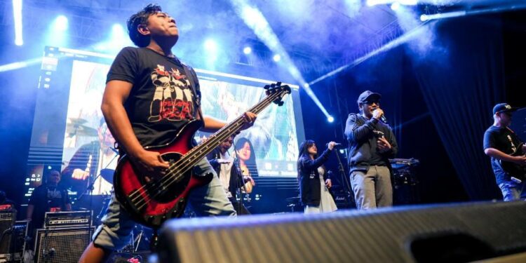 Kolaborasi Savaz Band dengan Vokalis Jamrud dan Roy Jecovox Bikin Pecah Panggung Rock 2023