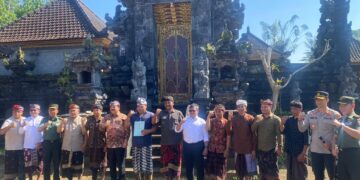 Personil Polsek Bangli Laksanakan Pengamanan Kunjungan Kerja Menteri ATR/BPN di Desa Pengotan Bangli