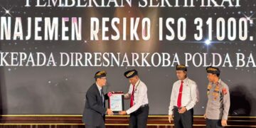 Satresnarkoba Polda Bali Menerima Sertifikat Manajemen Resiko ISO 31000:2018 dari Wamenkumham RI
