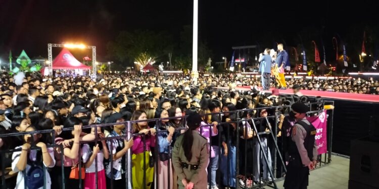 Ratusan Personil Gabungan Polsek Bangli, dan Instansi Terkait Pengamanan Konser Musik Mahalini