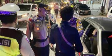 Cekatan, Kapolsek Dukuh Pakis Terjun Langsung Lakukan Pemeriksaan Ranmor