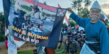 Mbah Sutikno, Peserta Tertua Jambore Sepeda Ontel KOTI di Banyuwangi