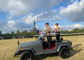 Polda Bali Gelar Apel Kesiapan Pasukan PAM Pertandingan Sepak Bola Play Off BRI Liga 1