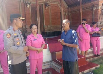 Hari Bhayangkara Ke-77, Polsek Blahbatuh dan Bhayangkari Gelar Bakti Sosial