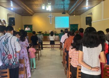 Personil Polsek Bangli Amankan Kegiatan Ibadah Umat Kristiani di Gereja Marga Rahayu Bangli